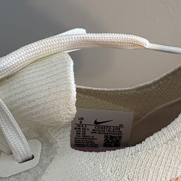 Women’s Nike React Infinity Run Flyknit 'Sail Metallic Copper' - Picture 5 of 6